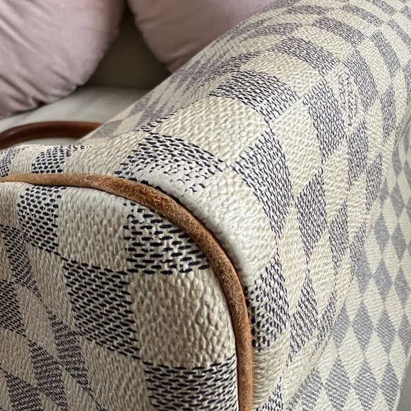 Louis Vuitton Soeedy 30 Bag - Picture 8 of 14